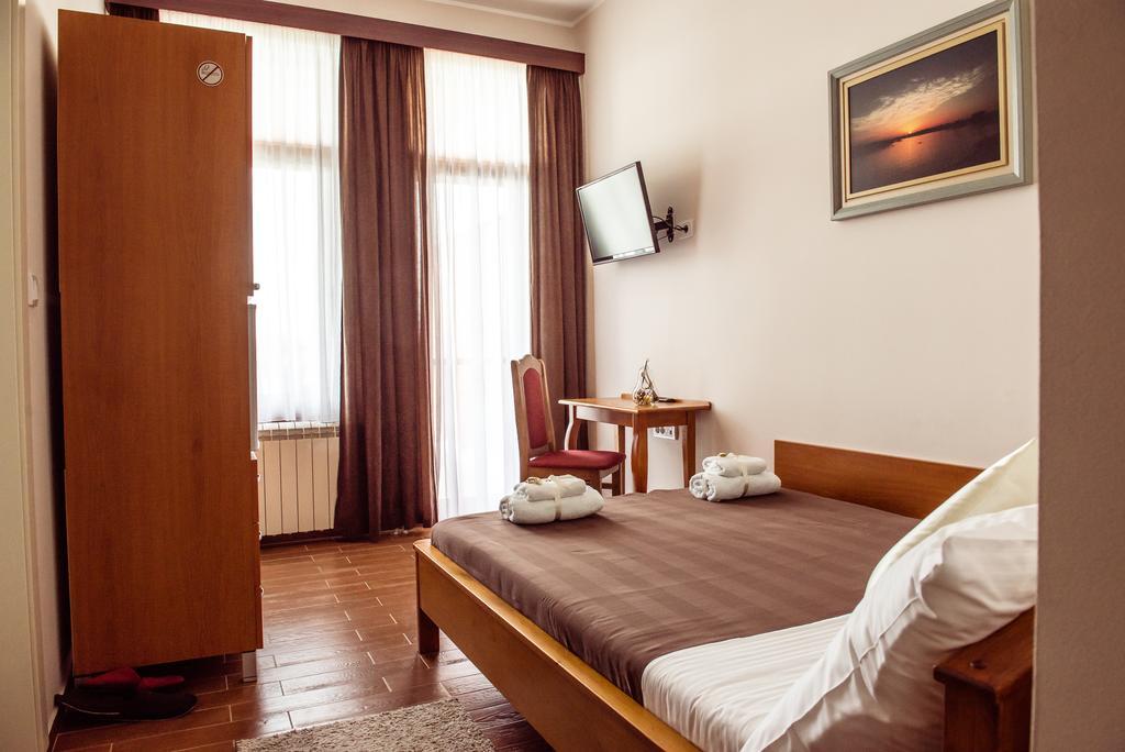B&B Posejdon Sremska Mitrovica Eksteriør billede