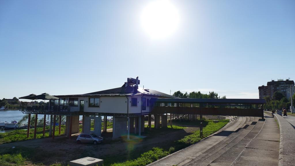 B&B Posejdon Sremska Mitrovica Eksteriør billede
