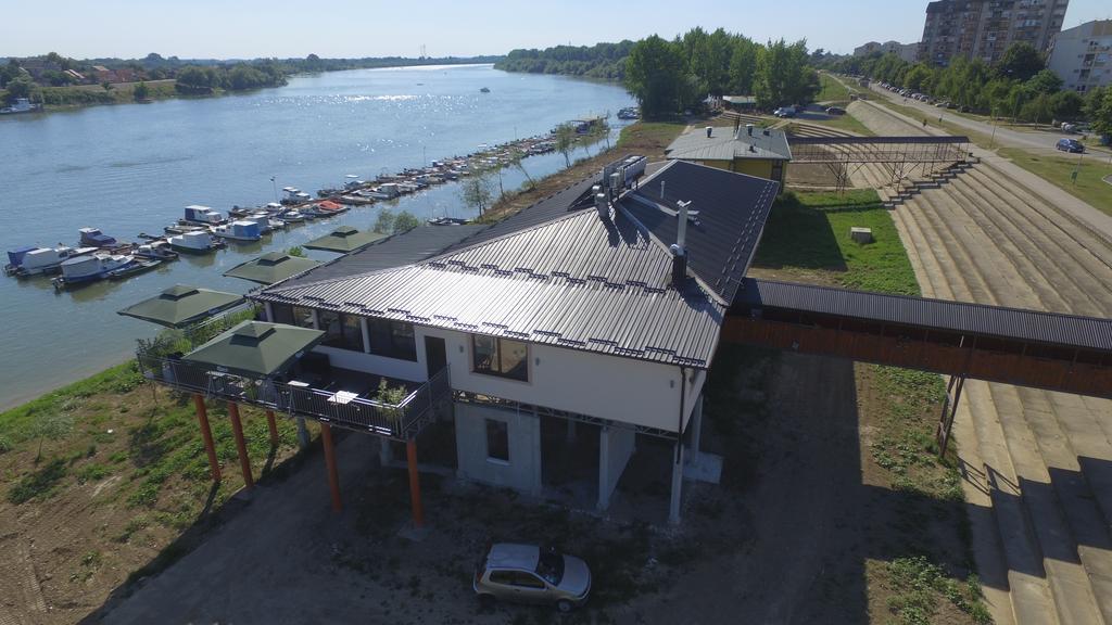 B&B Posejdon Sremska Mitrovica Eksteriør billede